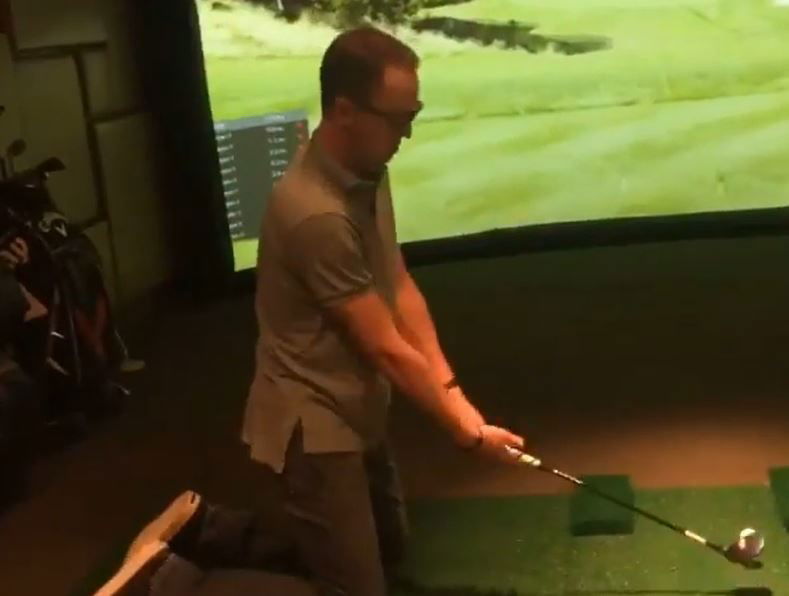 Justin Thomas attempts to use kids golf club in EPIC FAIL!